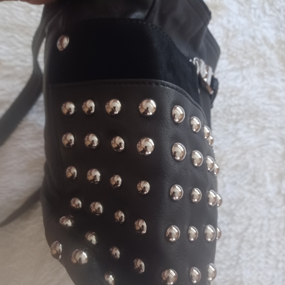 B.MAKOWSKY Leather+Suede Silver Stud Bag. 12 X 14 Animal Print Lining  LIKE NEW - Picture 7 of 11